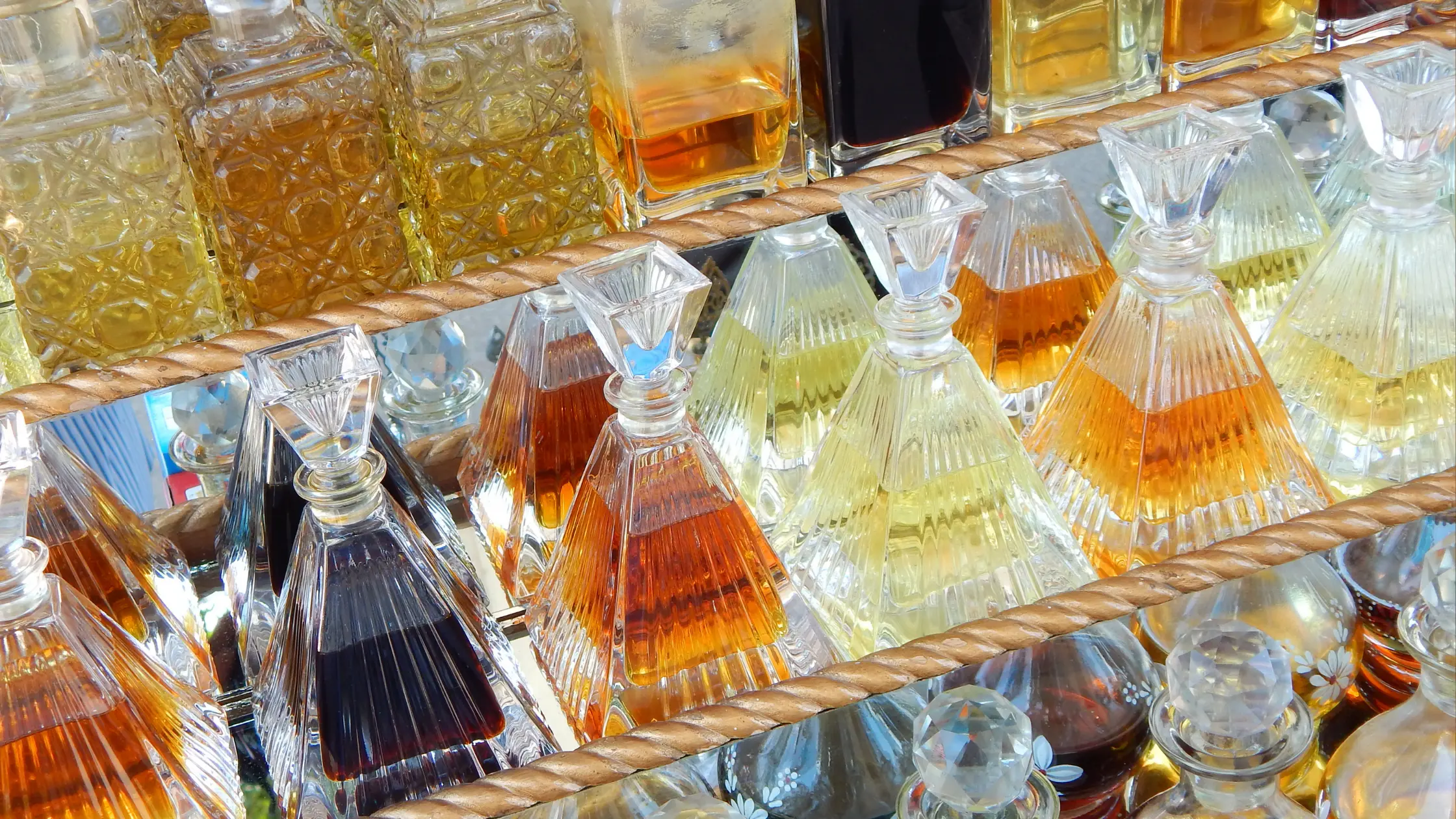 How to Properly Store Attar to Keep It Fresh and Luxurious 